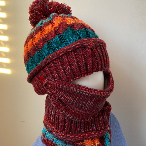 Red Women Winter Pompom Beanie Hat with Fleece Lined Face Mask and Gaiter Scarf - Picture 9 of 11